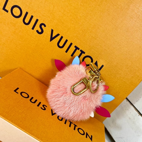 Louis Vuitton Large Pink “Lovely Birds” Mink Bag Charm - Picture 5 of 9